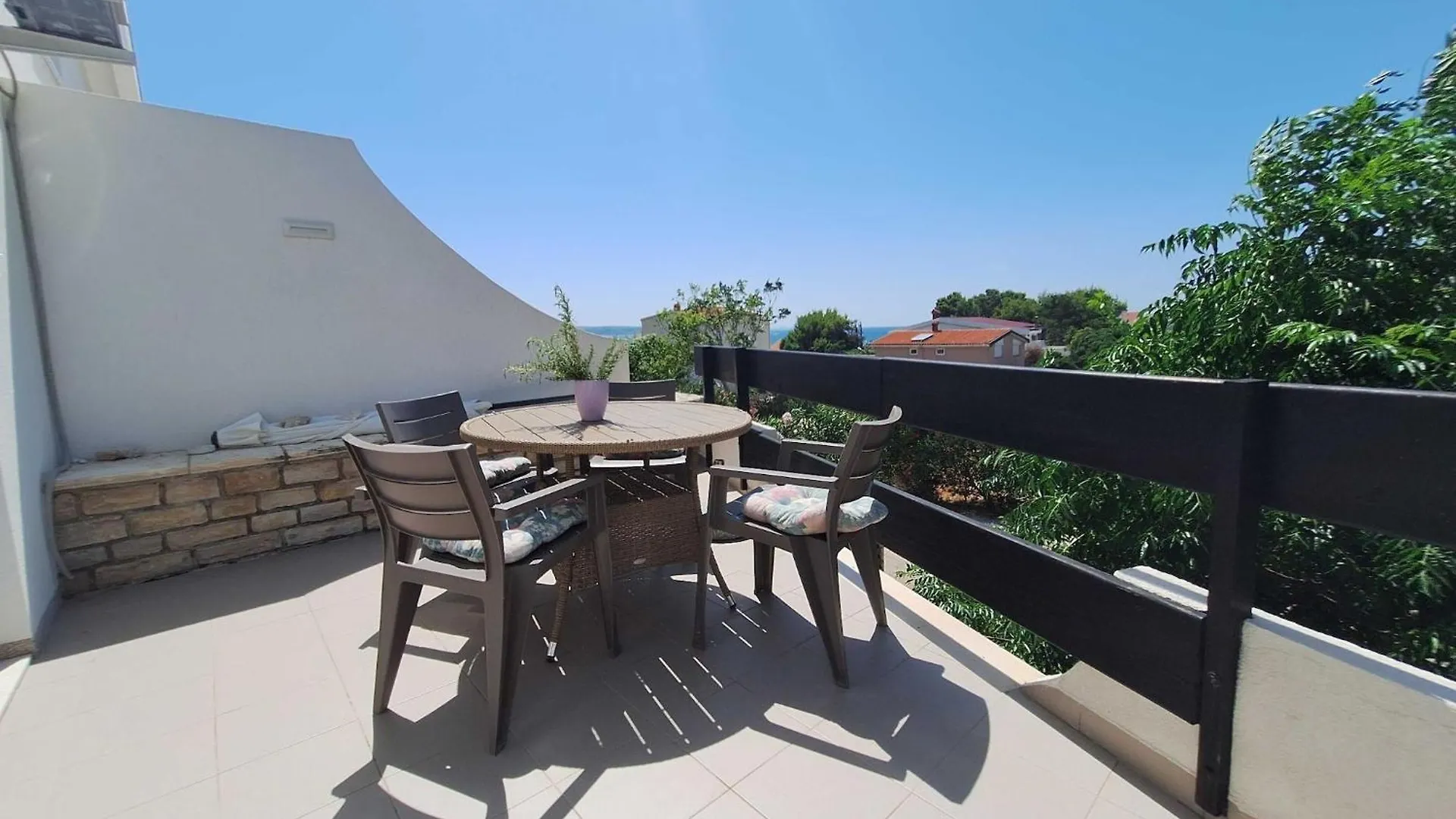 Sea View Apartment Povljana - One Bedroom Apartment With Sea View