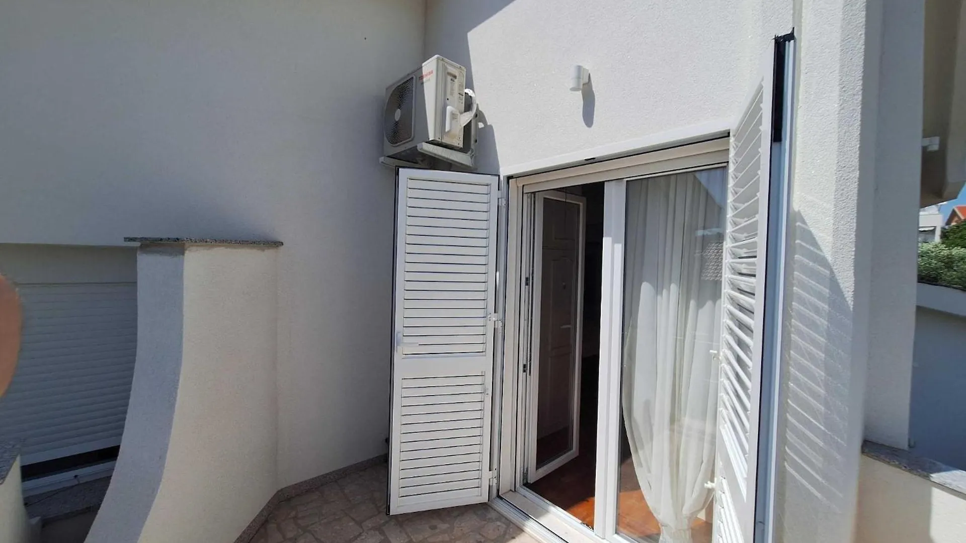 Sea View Apartment Povljana - One Bedroom Apartment With Sea View